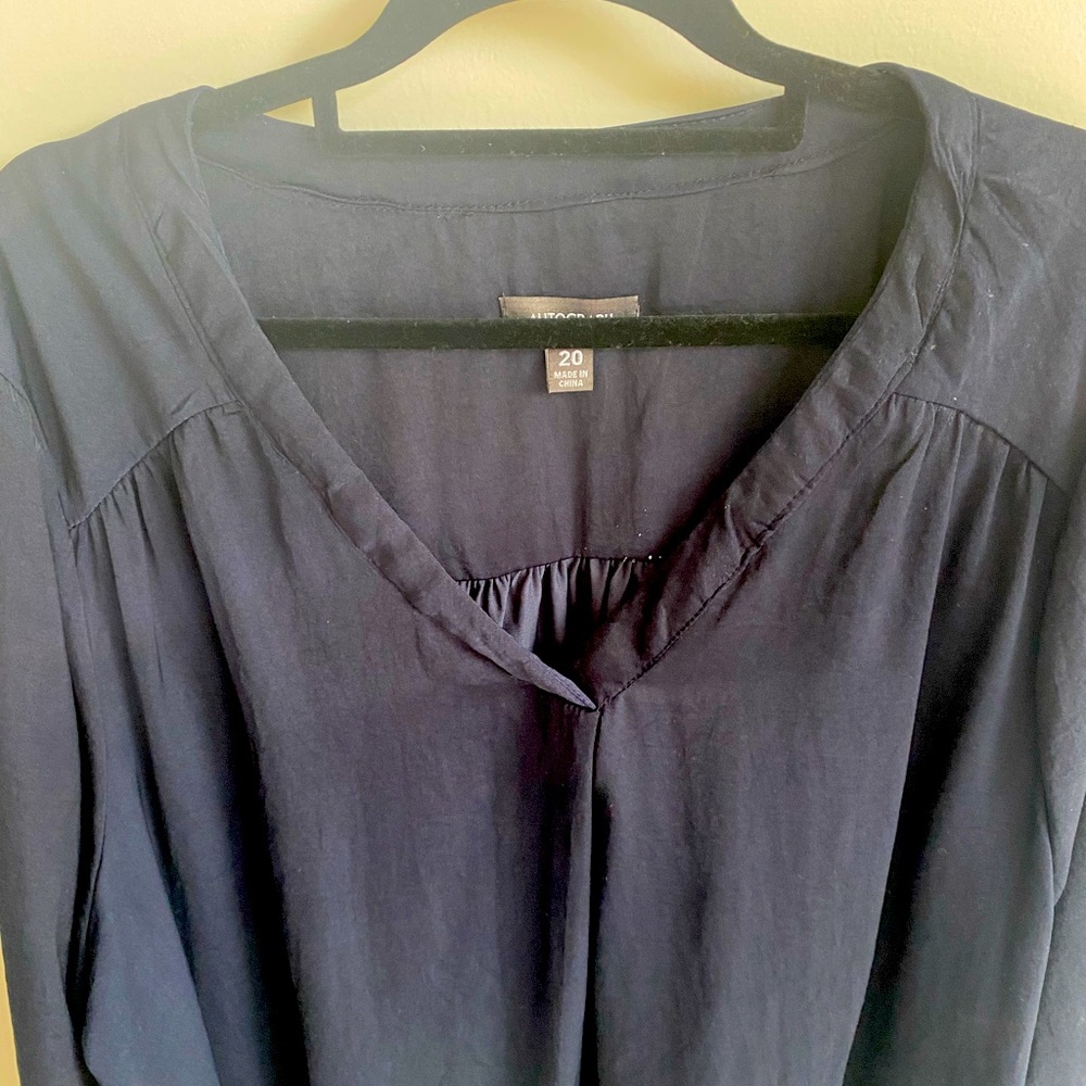 AUTOGRAPH NAVY SILK LOOK TOP-Sze 20 - Picture 1 of 5